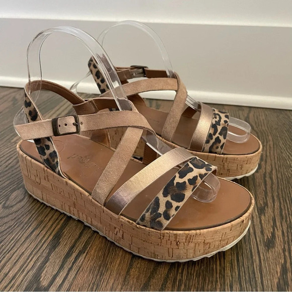 PAUL GREEN Leopard Print Platform Sandals size 6.5/7
